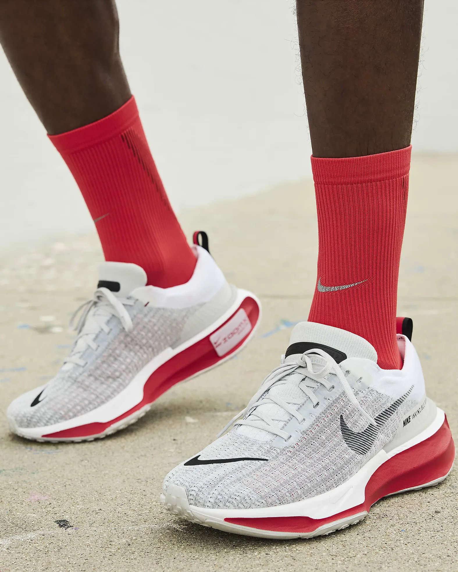 NIKE ZOOMX INVINCIBLE RUN 3 MENS WHITE/BLACKFIRE REDCEMENT GREY