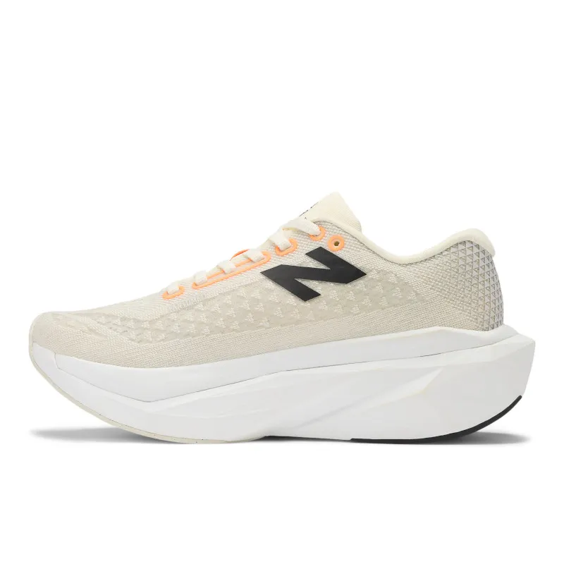 ニューバランス FuelCell SuperComp Trainer v3 Cut in half: New Balance FuelCell SuperComp Trainer v3